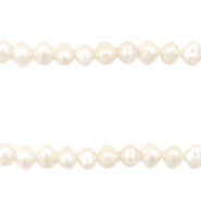 BQ Freshwater pearls round 4mm Natural White