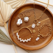 Inspirational Sets Classy and bold jewellery set with freshwater pearls