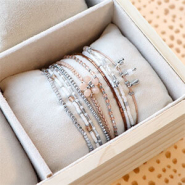 Inspirational Sets This way you design minimalistic bracelets with hematite beads 