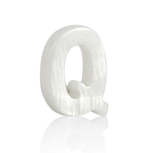 Shell pendants specials letter Q White (natural colour)