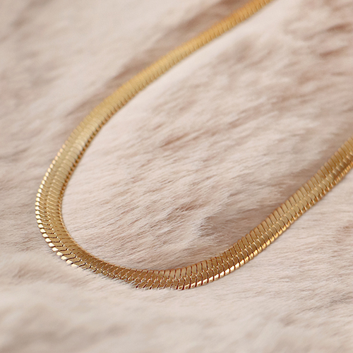 Create jewellery sets with snake chain bracelets and necklaces