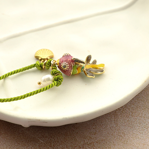 Get inspired with metal charms