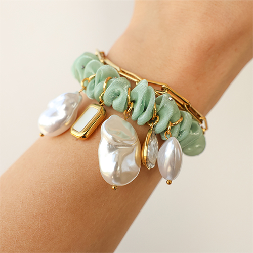 Make elegant jewellery with imitation freshwater pearls