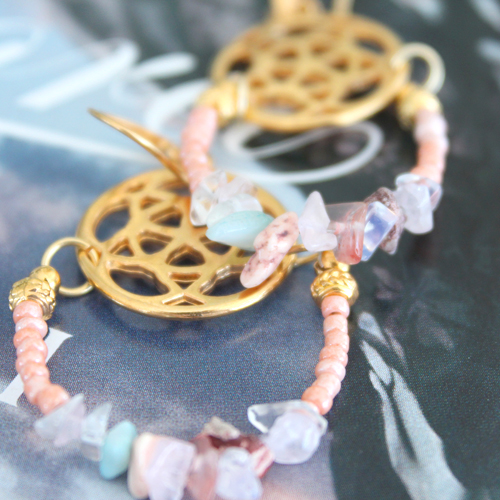 Must-have arm-candy with chips stone beads to create yourself