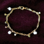 Create earrings and bracelets in wintery colours with glass seed beads