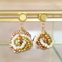 Create earrings and bracelets in wintery colours with glass seed beads