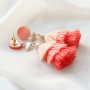 Make your collection summer proof and create earrings with the 3-layer tassels.