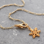 Check out the trendy necklaces you can make for this winter: