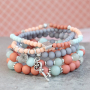 This is how you make fantastic bracelets with acrylic beads: