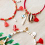 Get started with mini tassels for the best colourful bracelets! 