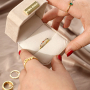 This is how to present your brass TQ metal jewellery