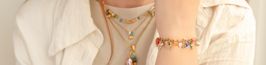 Glass beads chipstone